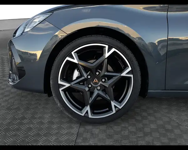Cupra Leon view 14