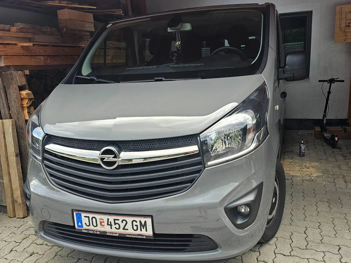 Opel Vivaro B, biturbo 1,6tdi, 92kw Grau - 1