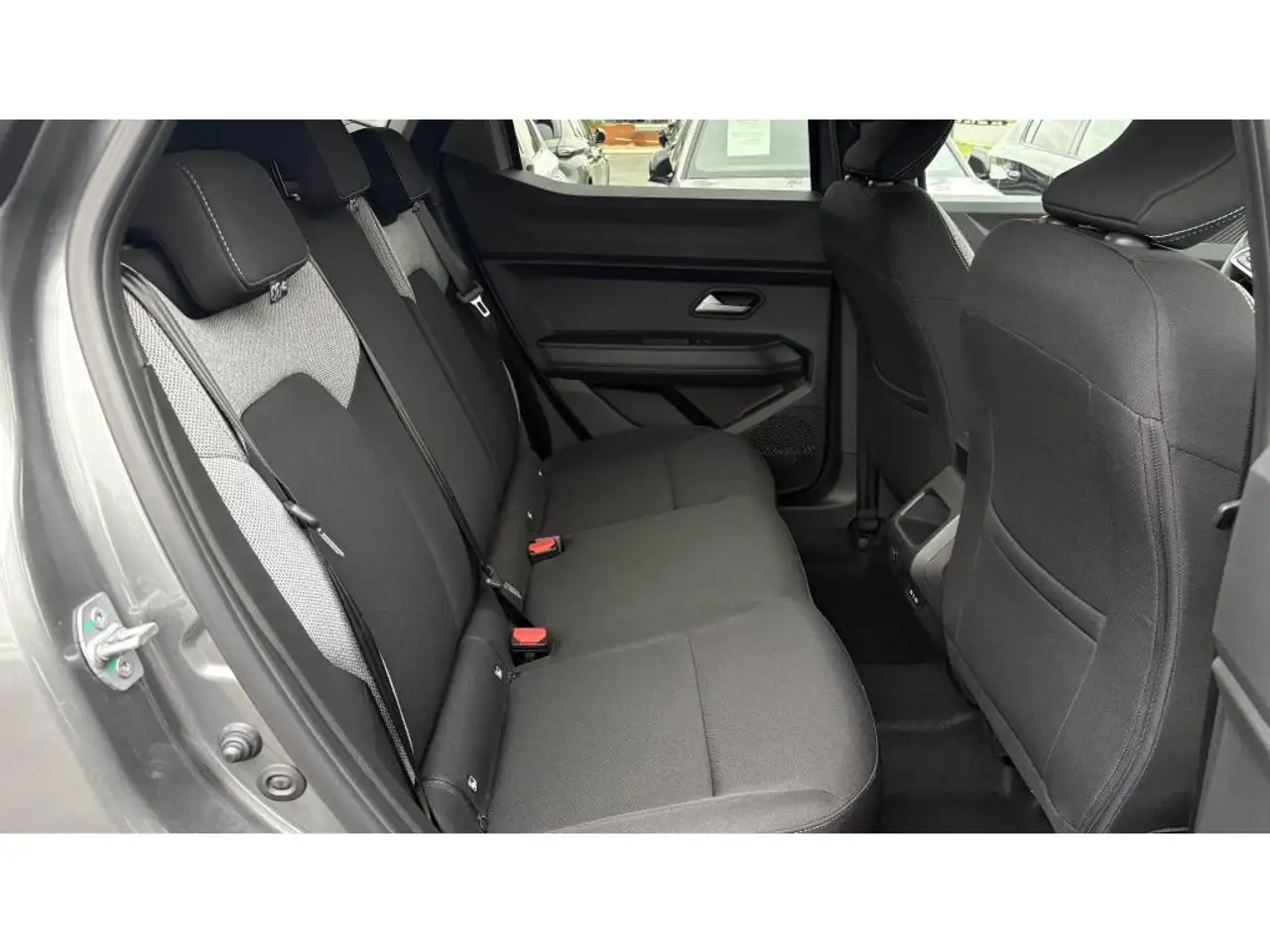 Dacia Duster — photo 20