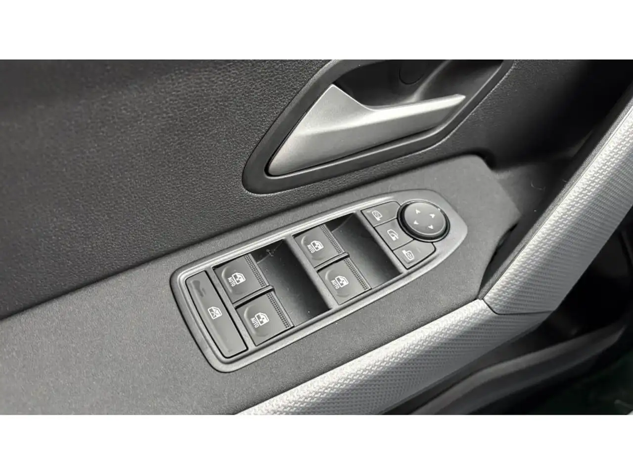 Dacia Duster — photo 11