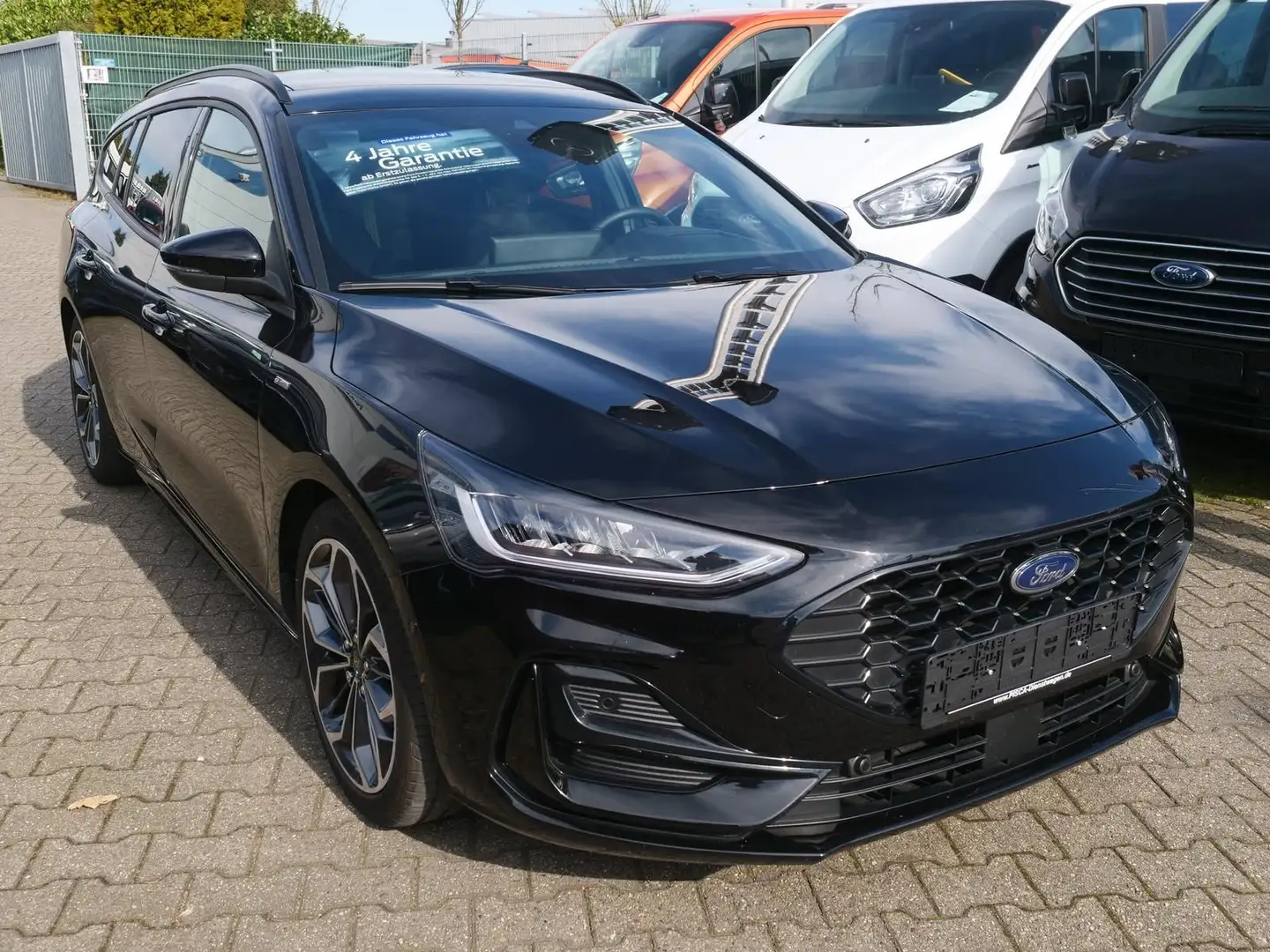 Ford Focus ST-Line X LED ACC Auto. Leder Pano HUD B&O Schwarz - 2