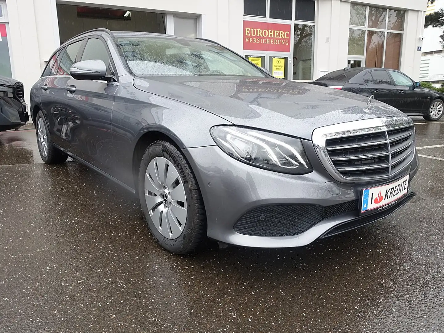 Mercedes-Benz E 220 d T Austria Edition 4MATIC Aut. Grau - 2