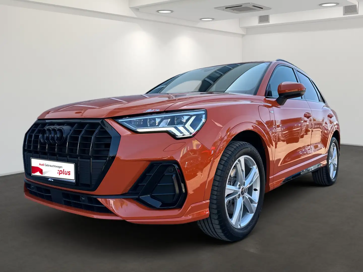 Audi Q3 45 TFSI e S line *MATRIX*NAVI*PARKSENSOR* Orange - 2