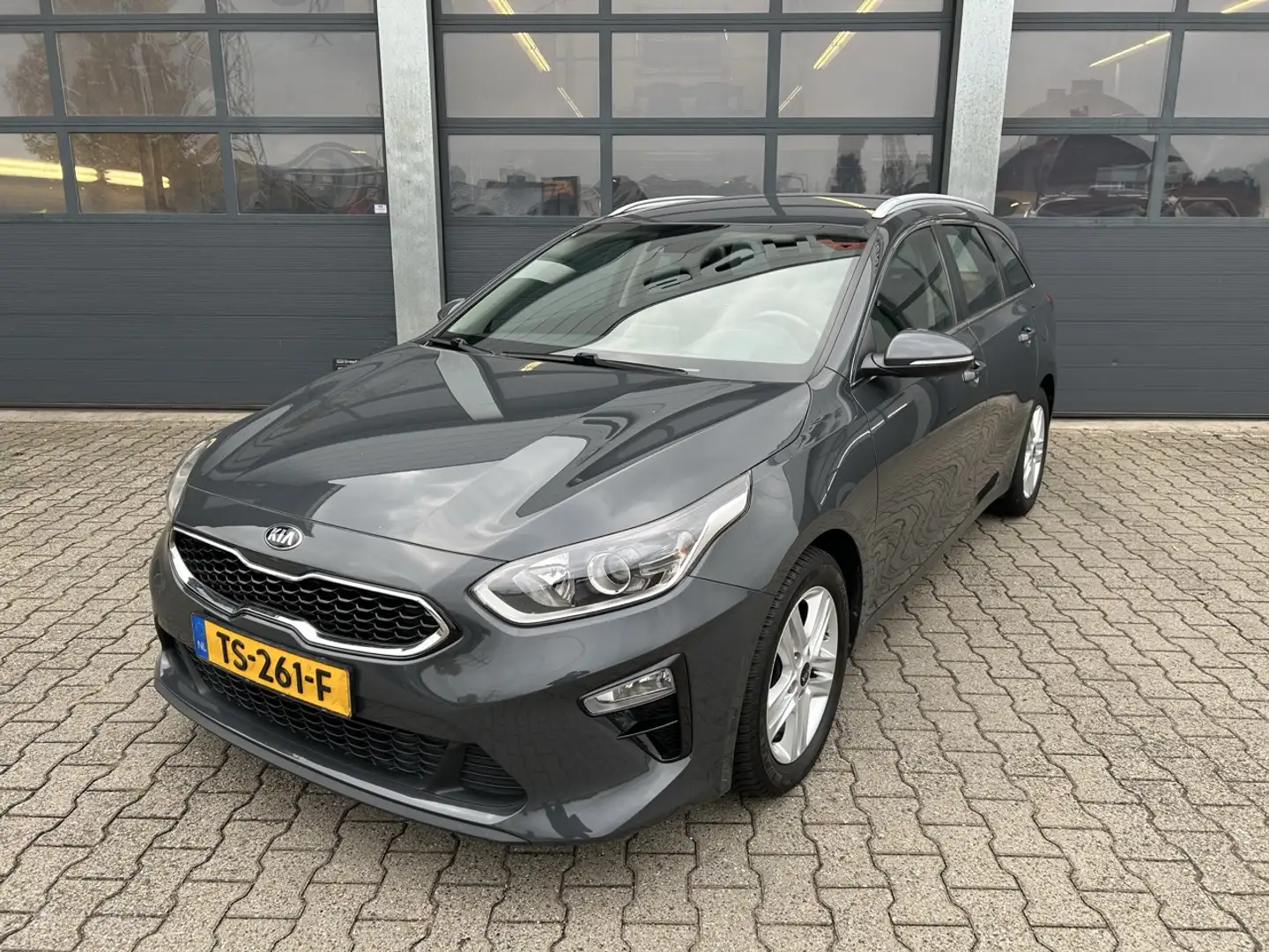 Kia Ceed SW / cee'd SW 1.0 T-GDi 120pk DynamicLine Gris - 1