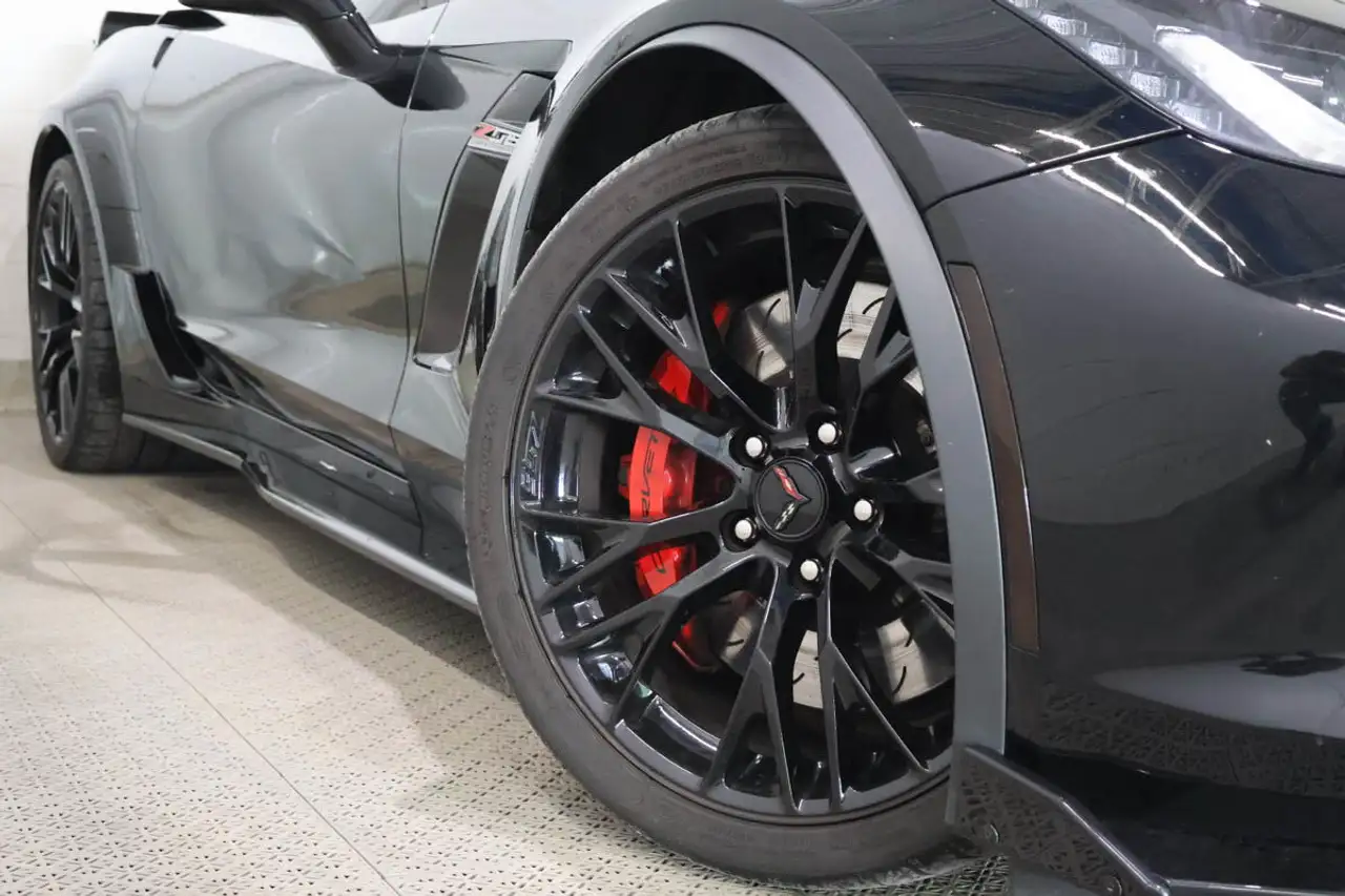 Chevrolet Corvette снимка Chevrolet Corvette