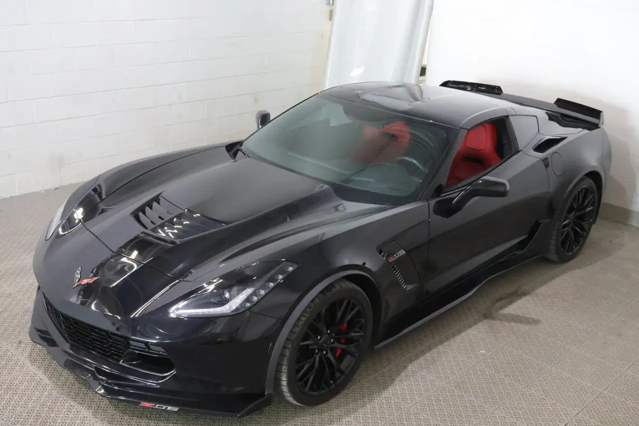 Chevrolet Corvette снимка Chevrolet Corvette