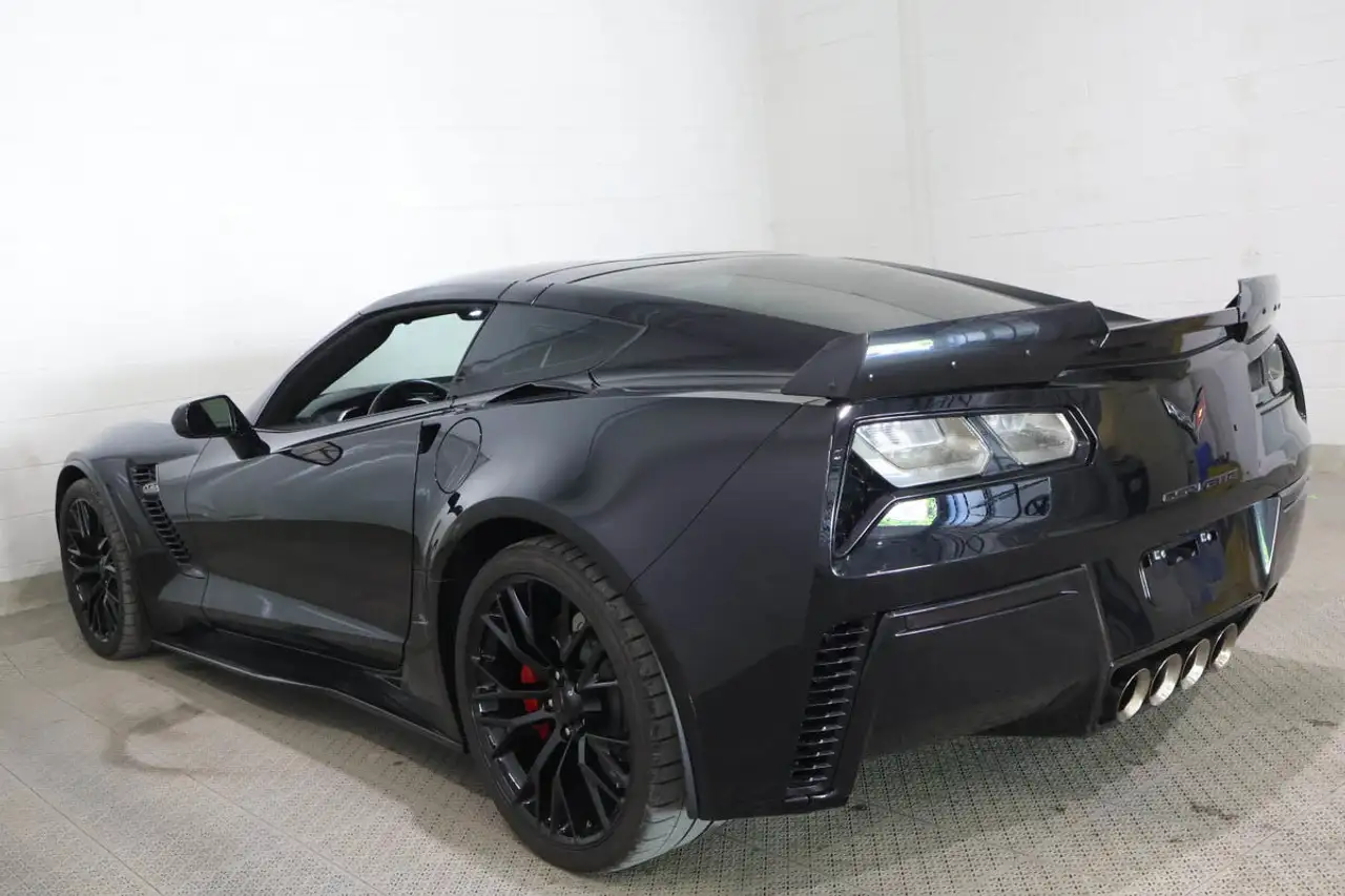 Chevrolet Corvette снимка Chevrolet Corvette