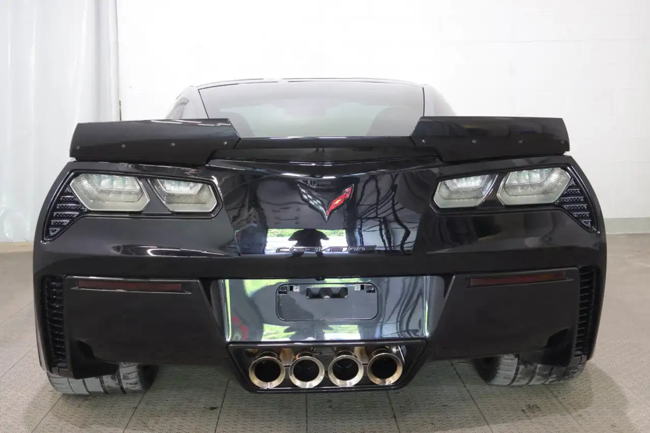 Chevrolet Corvette снимка Chevrolet Corvette