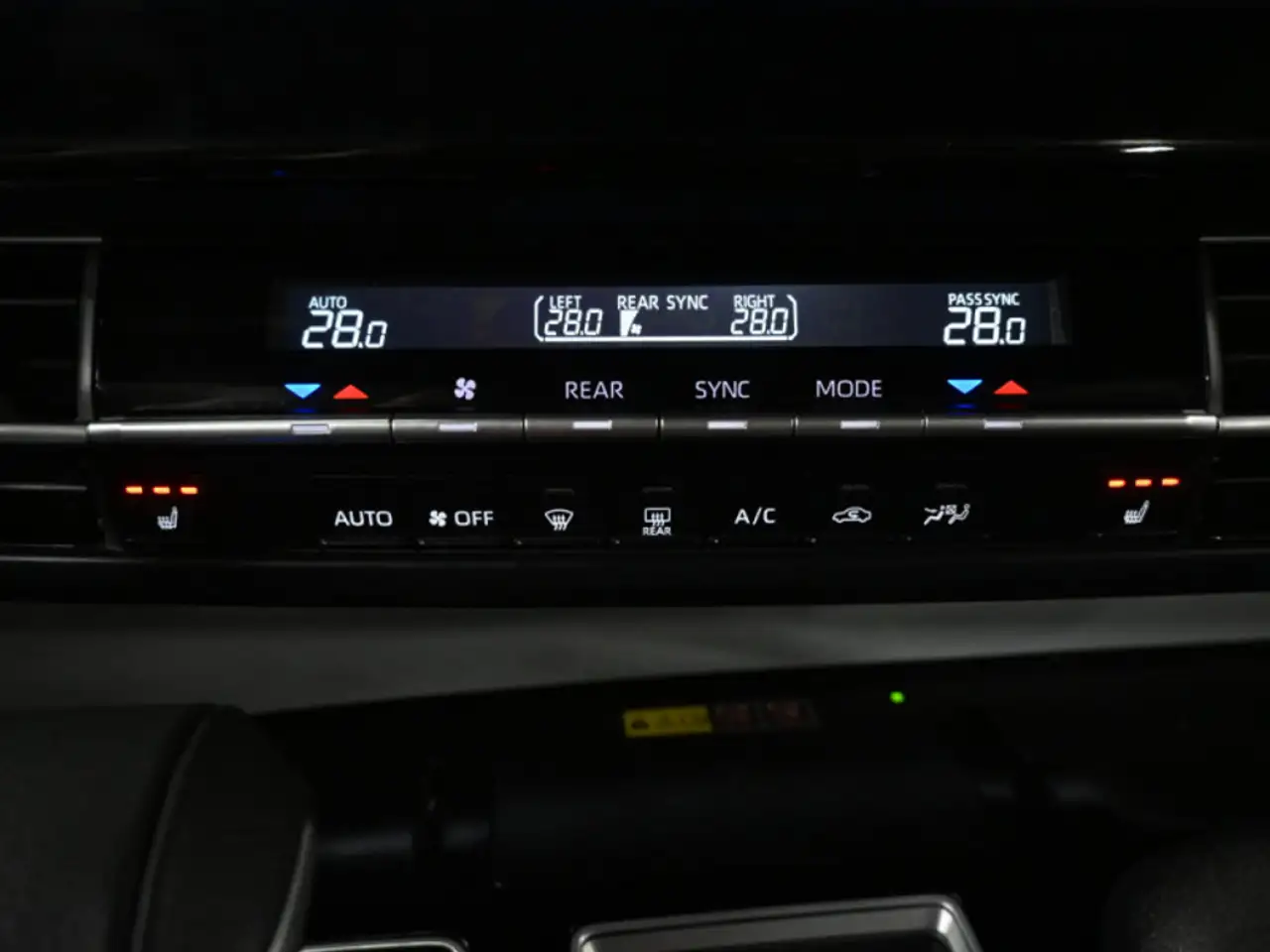 Toyota Sienna снимка Toyota Sienna
