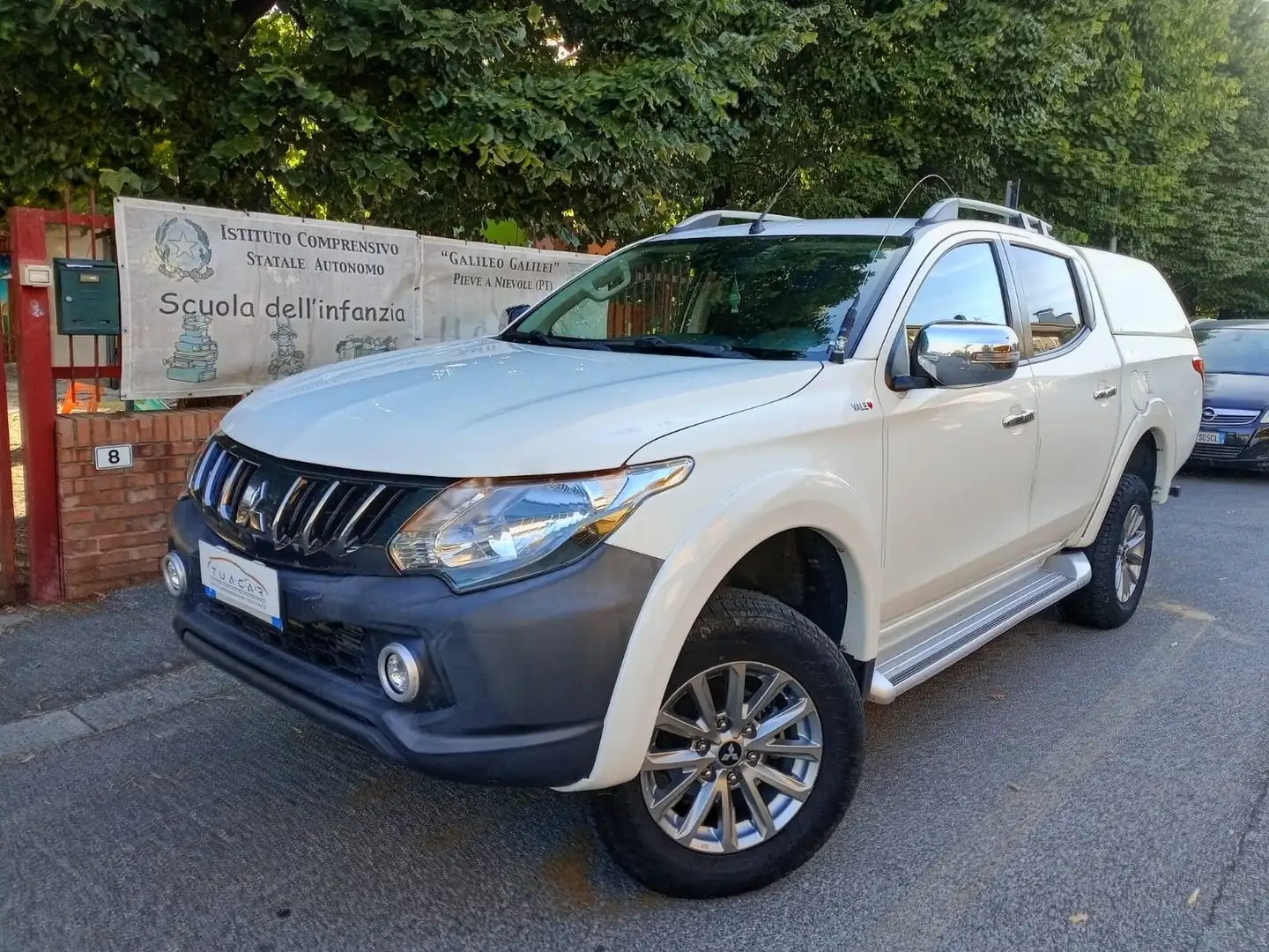 Mitsubishi L200 L200 d.cab 2.4d Intense DiamondPack 4wd 181cv Alb - 1