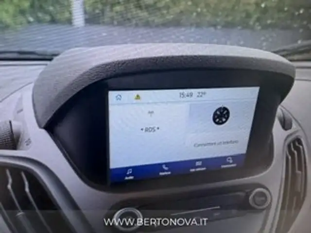 Ford Transit Courier view 4