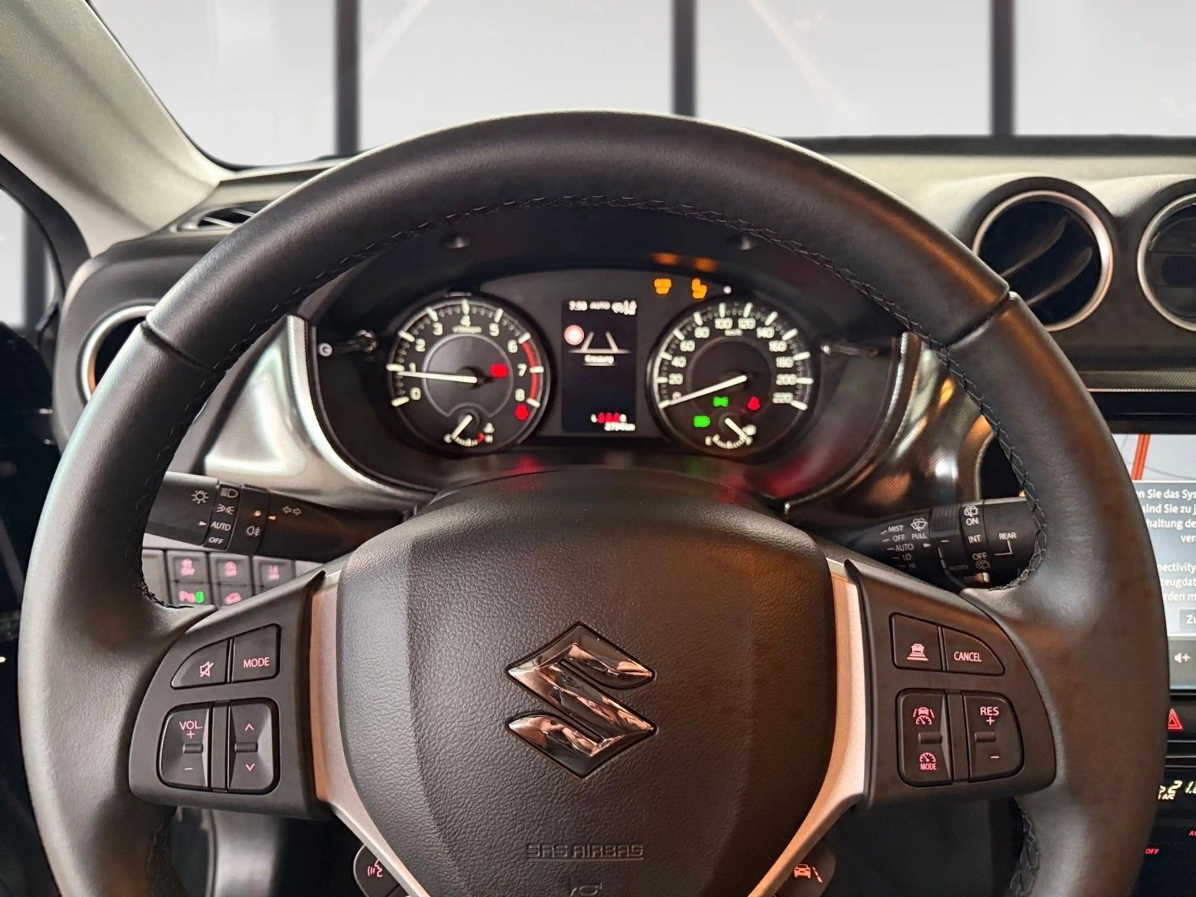 Suzuki Vitara 1.4 BOOSTERJET Hybrid Comfort+ Allgrip — photo 8