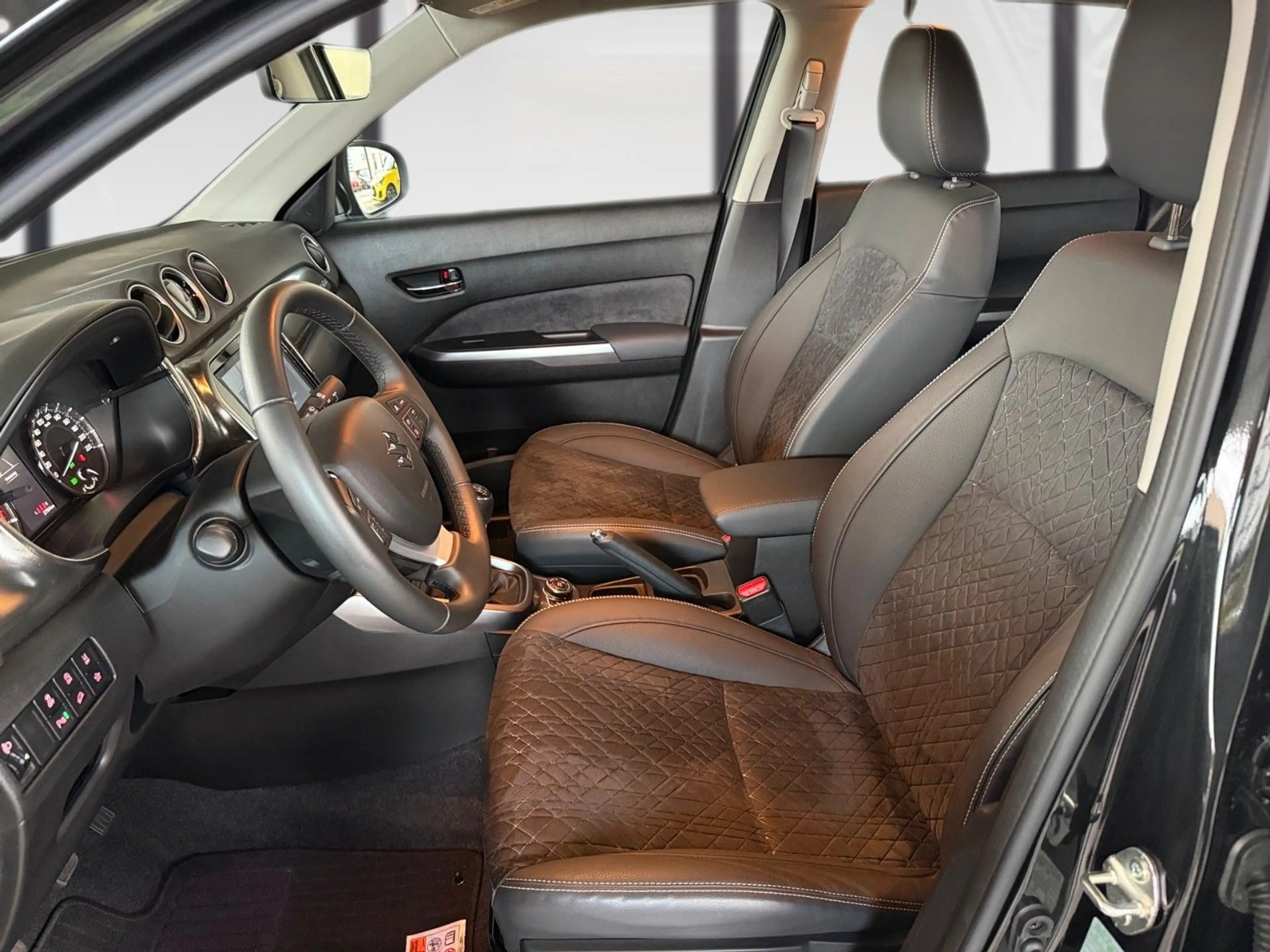 Suzuki Vitara 1.4 BOOSTERJET Hybrid Comfort+ Allgrip — photo 7
