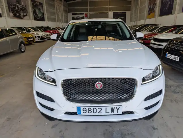 Jaguar F-Pace 2.0i4D R-Sport Aut. RWD 180