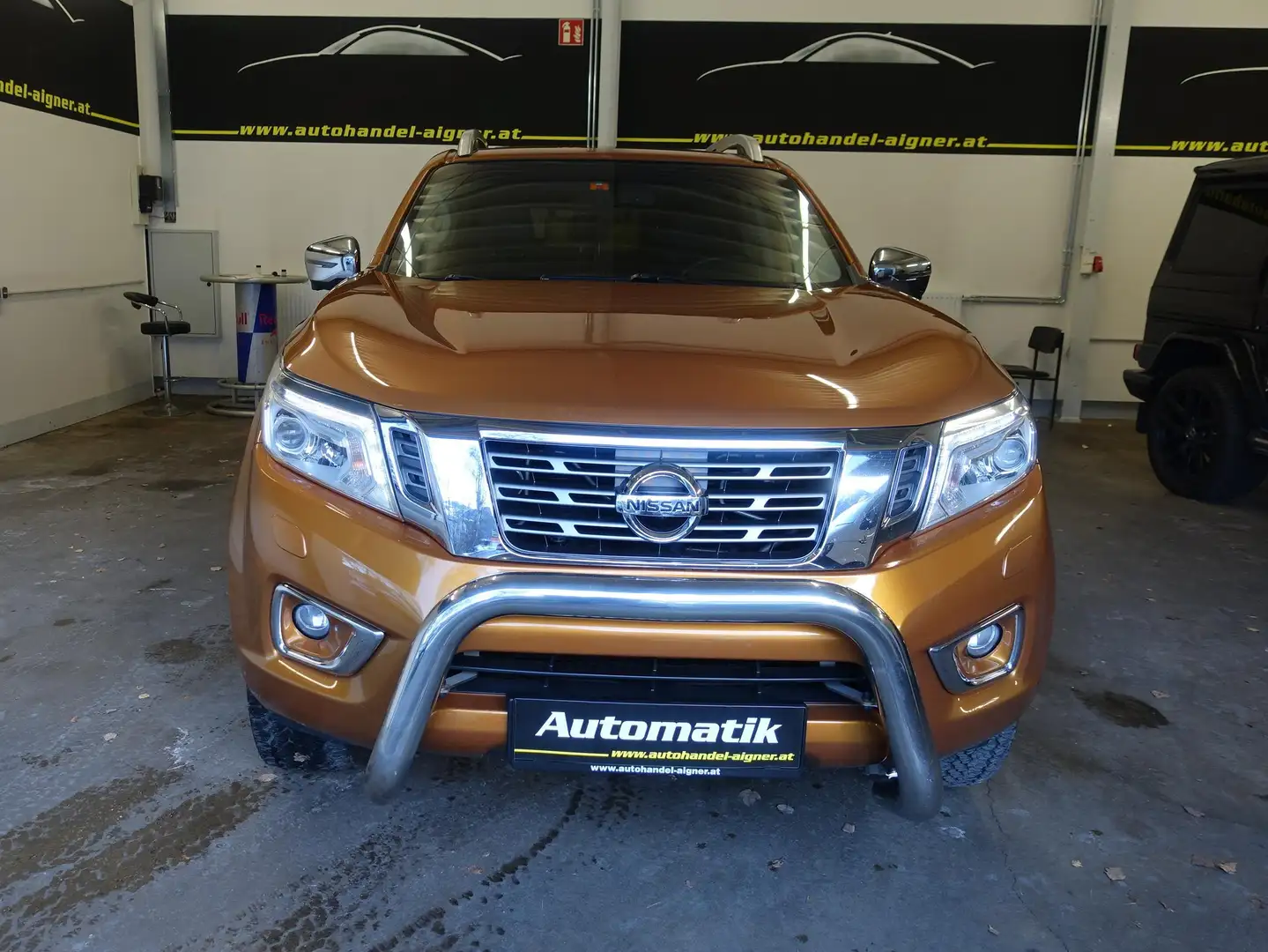 Nissan Navara Double Cab 4x4 2.3 dCi Tekna Aut. Orange - 2