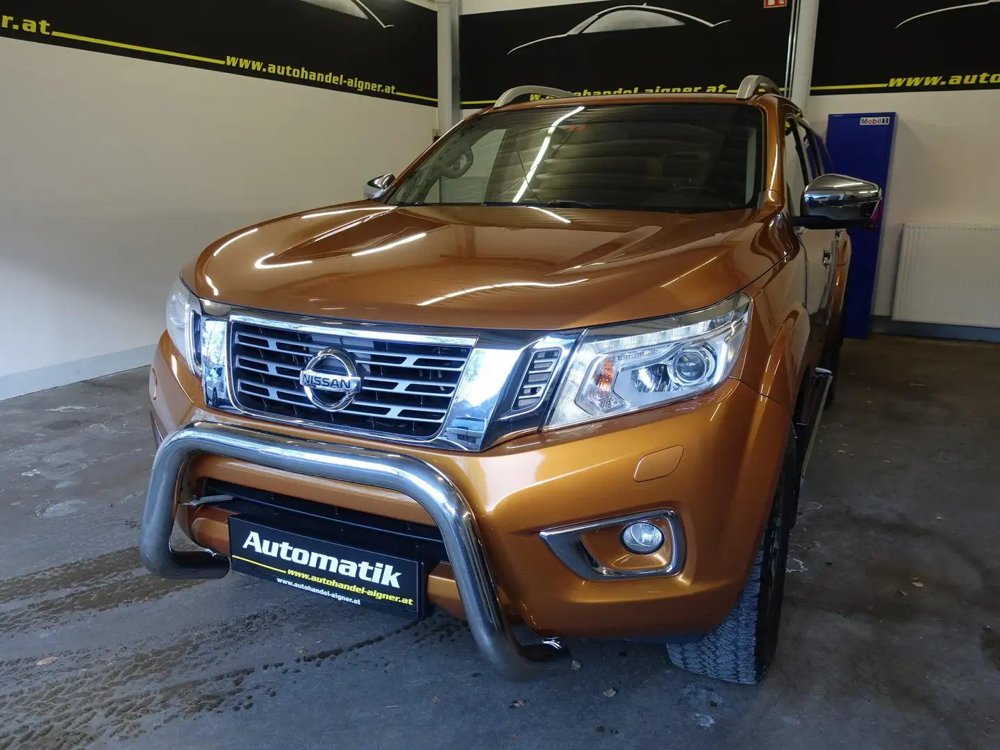 Nissan Navara Double Cab 4x4 2.3 dCi Tekna Aut. Orange - 1