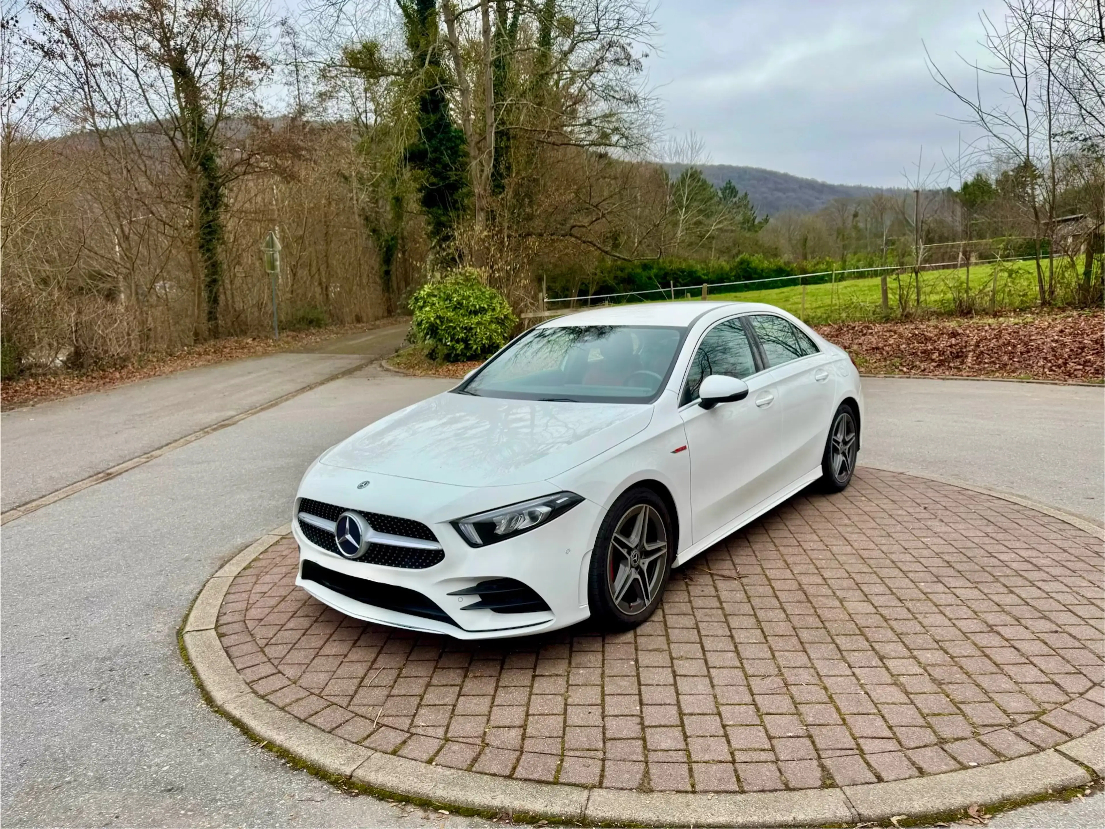 Mercedes-Benz A 180 A 180 d Business Solution AMG