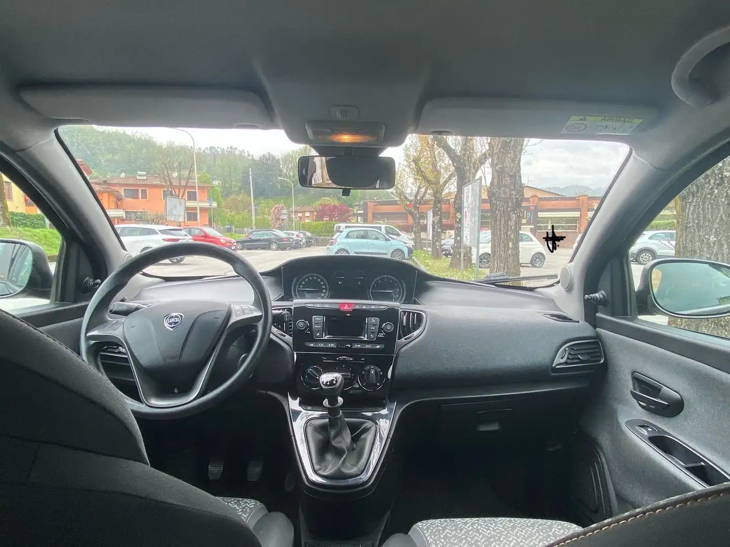 Lancia Ypsilon 1.4 8v Platinum ecochic Gpl modello Black Noire - 2