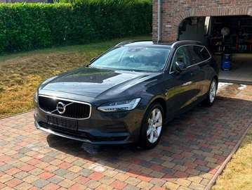 V90 2.0 D4 Momentum Geartronic