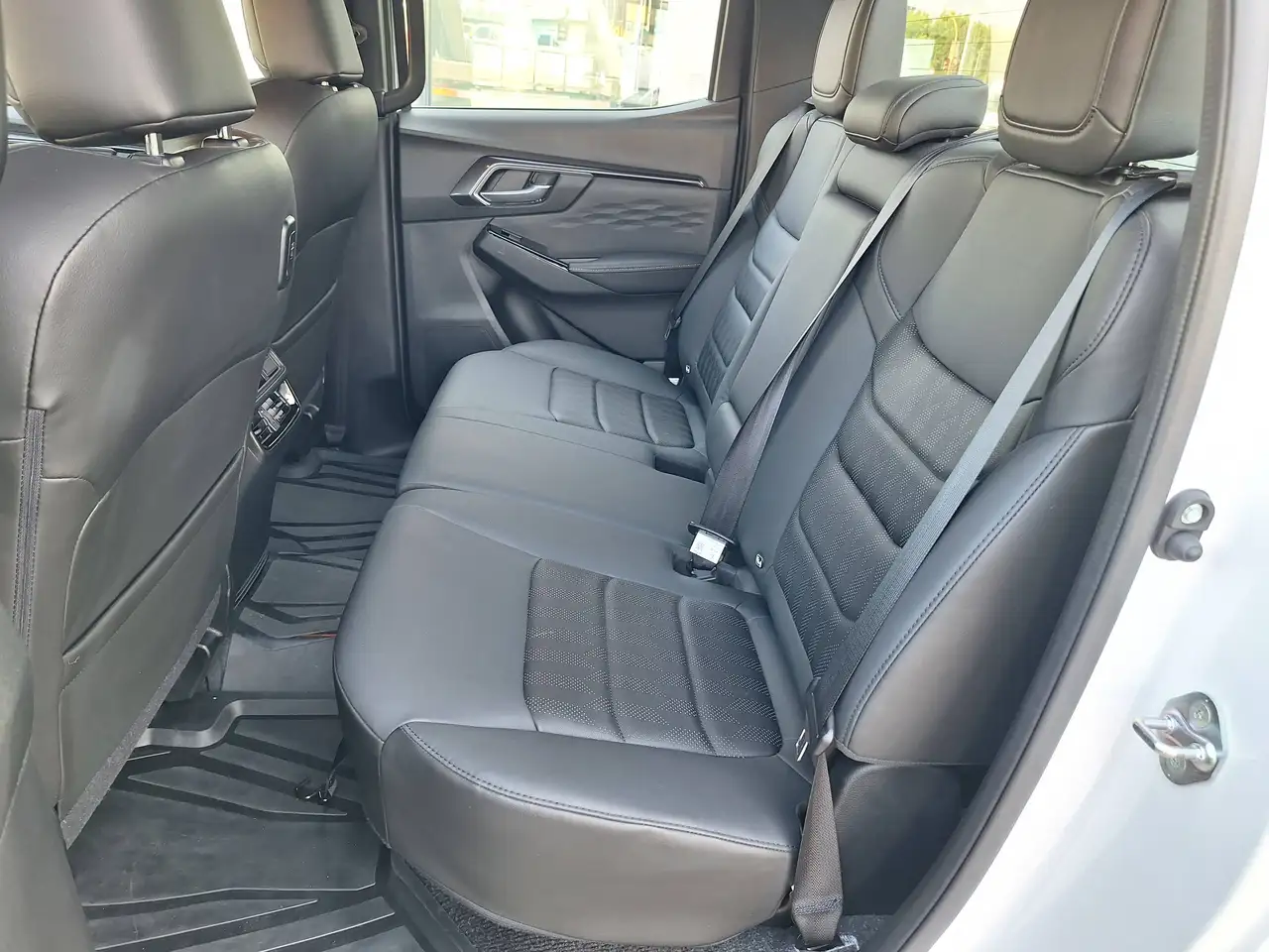 Isuzu D-Max 2025 — фото 12