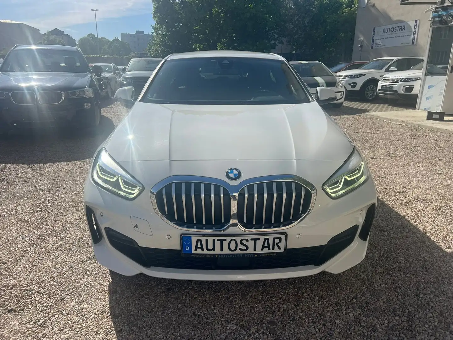 BMW 118 d M Sport M-Packet*Navi*LED*Top Weiß - 2
