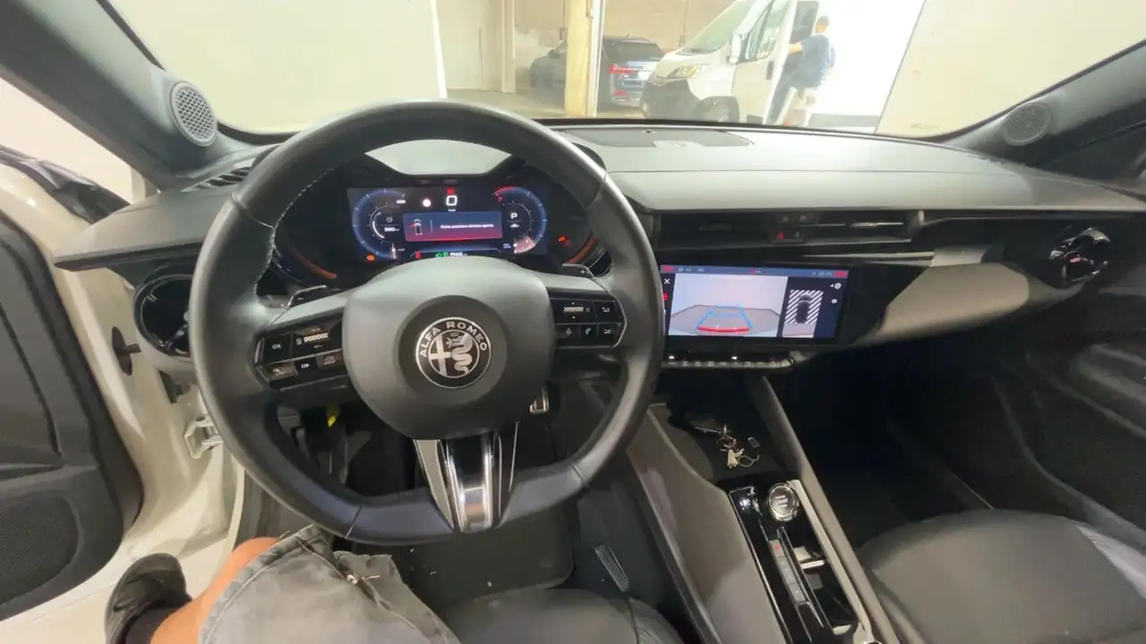 Alfa Romeo Junior 2025