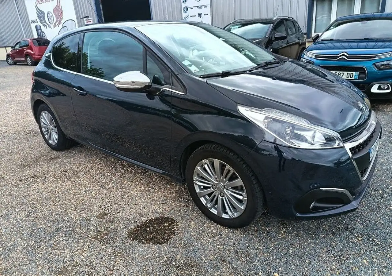 Peugeot 208 1.2 110cv ALLURE 1 ERE MAIN