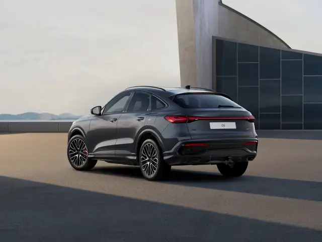 Audi Q5 view 5