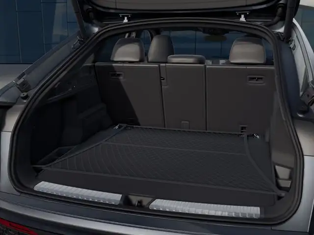 Audi Q5 view 12