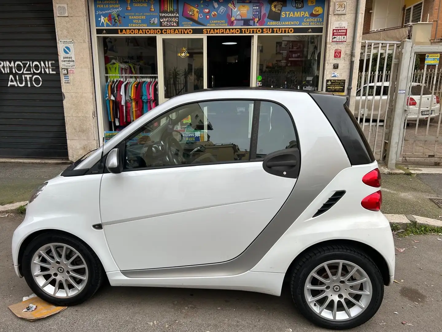 smart forTwo 1.0 mhd bianca lim 70cv - 1