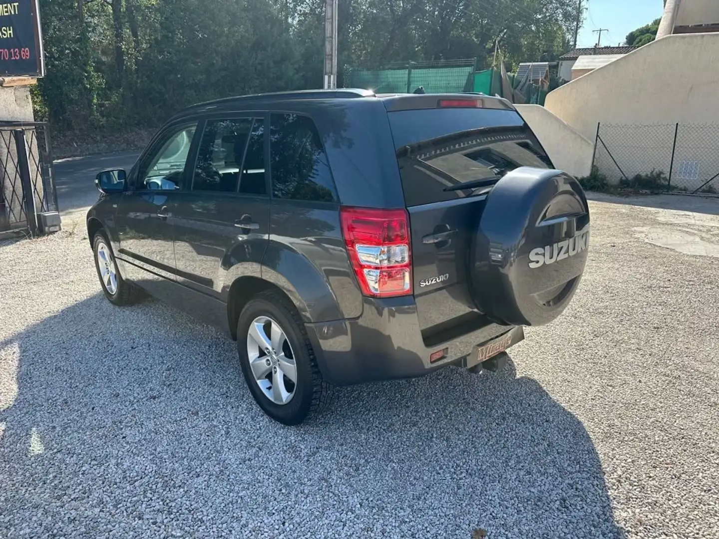 Suzuki Grand Vitara SUZUKI GRAND VITARA II 1.9 DDIS 130 5P CROSSOVER 89600KMS Gris - 2