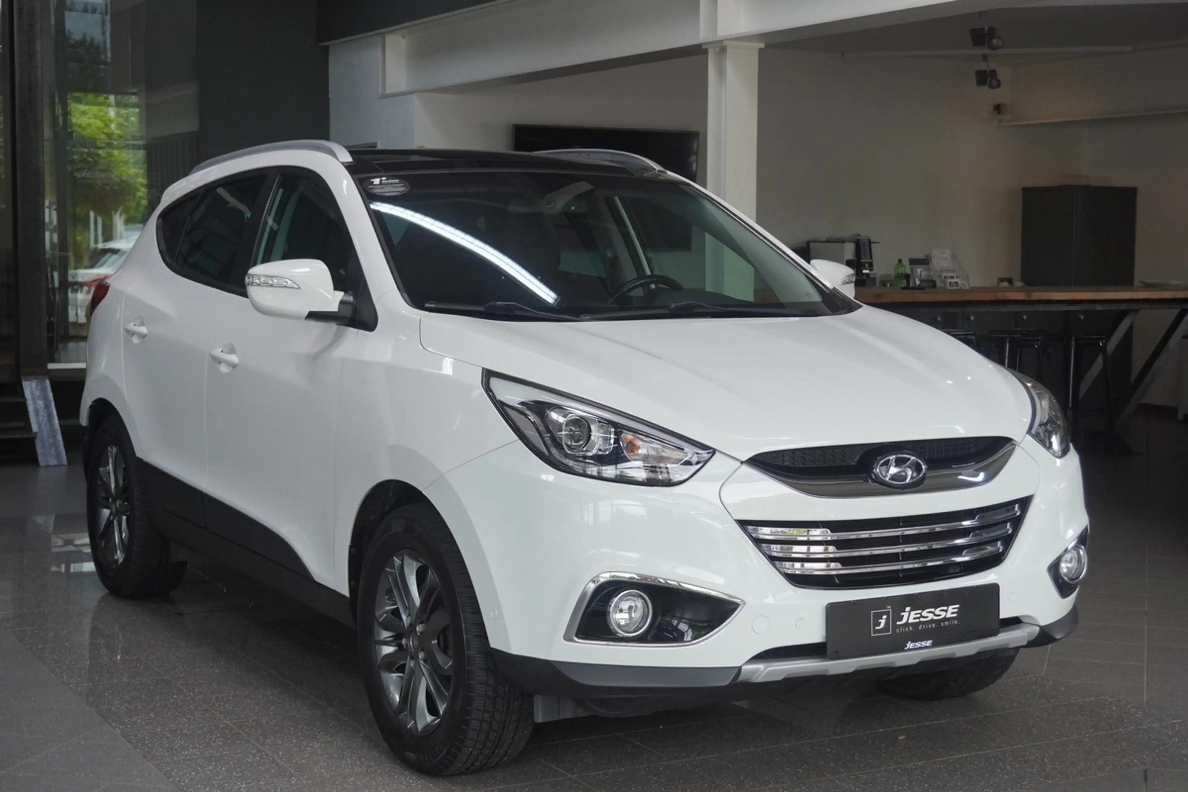 Hyundai iX35 2.0 CRDi DPF Comfort 2WD Navi RCAM — photo 3