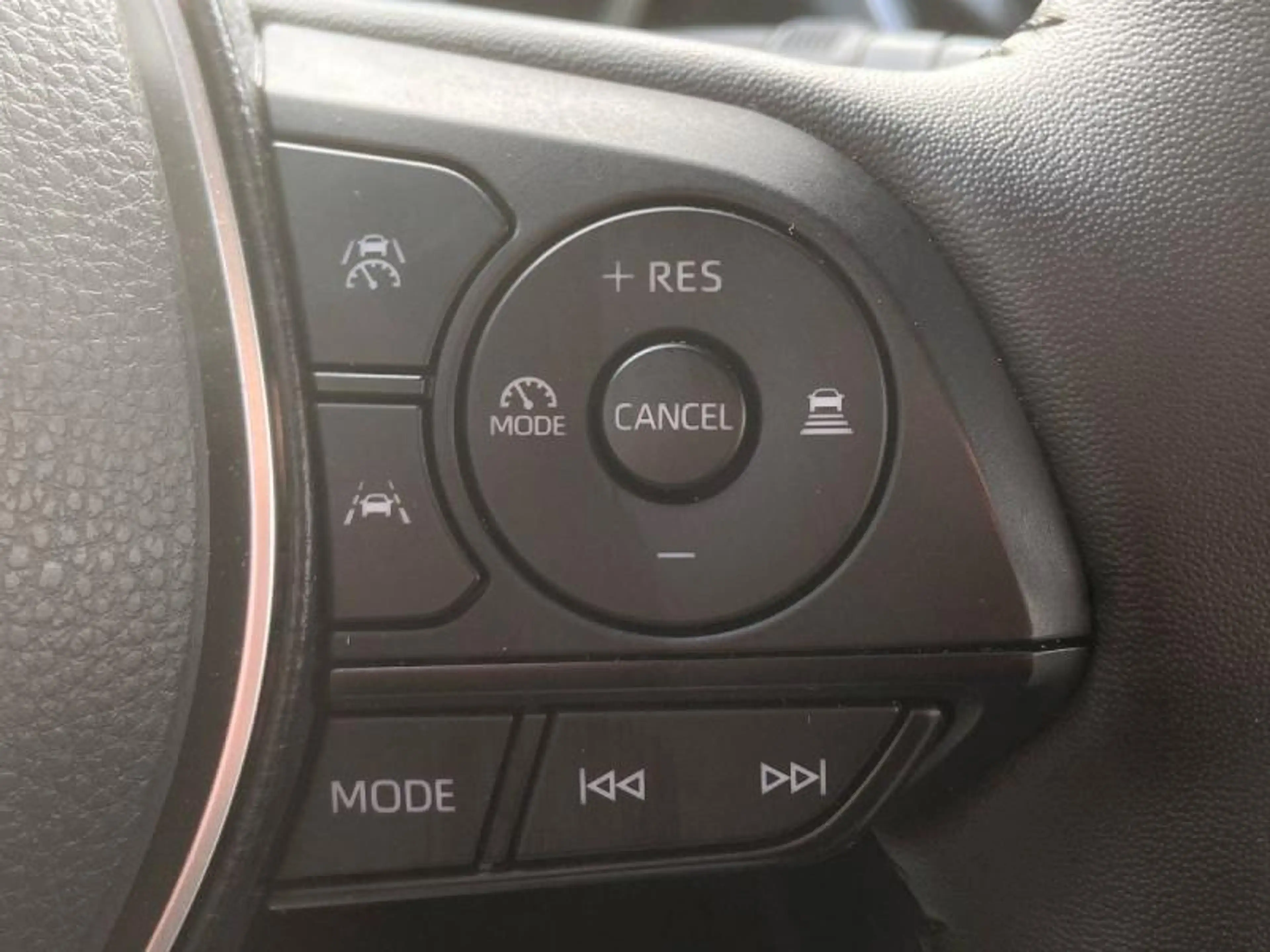 Toyota Corolla Cross Style+cam+gps+sens V+A — photo 15