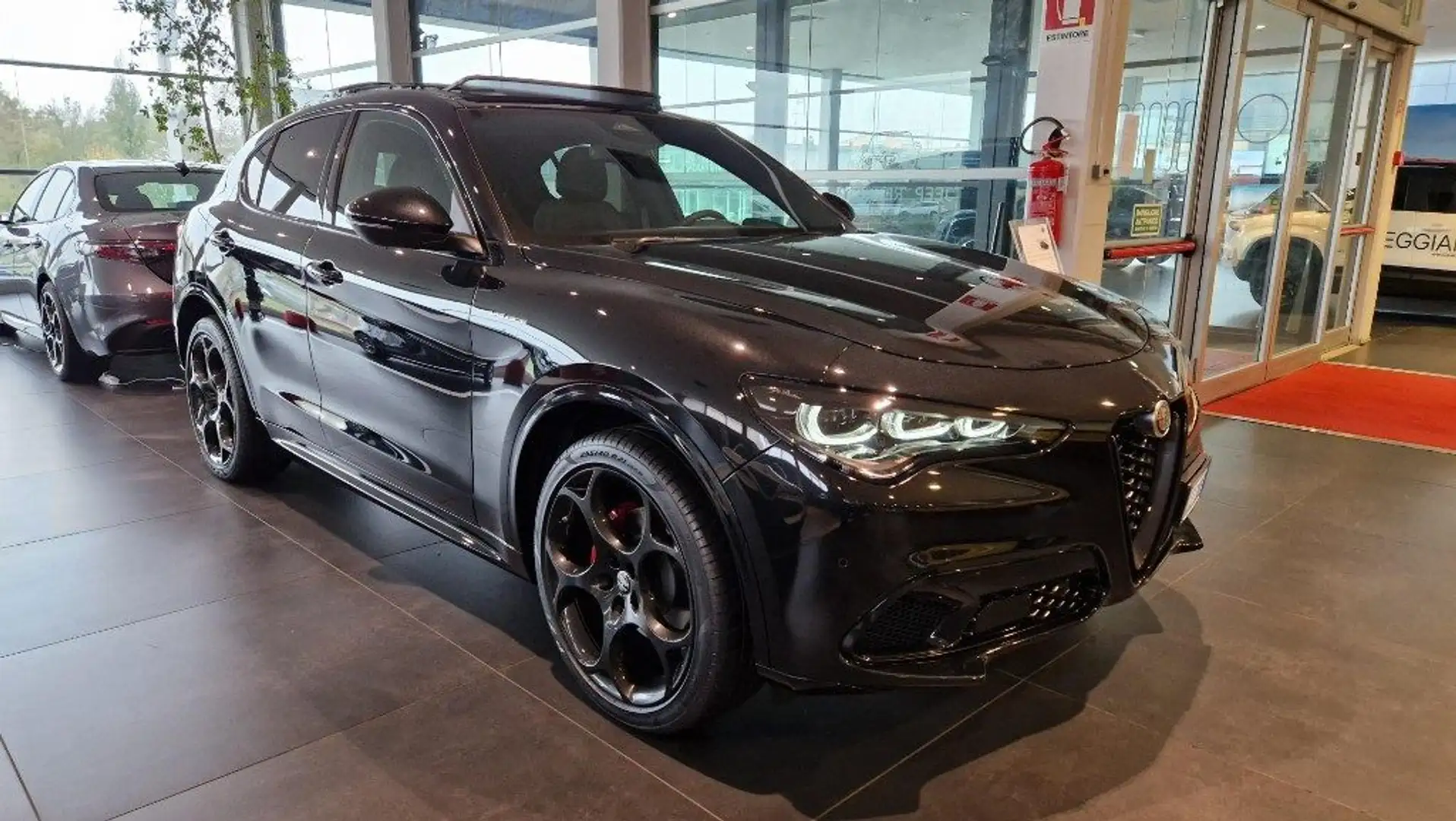 Alfa Romeo Stelvio 2.0 Turbo 280 CV AT8 Q4 Veloce Nero - 2