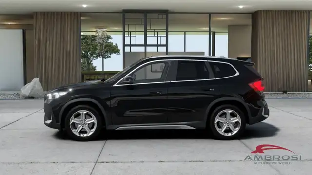 BMW X1 view 3