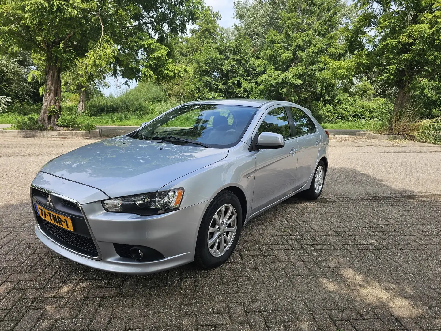Mitsubishi Lancer 1.6 Edition Two Gris - 1