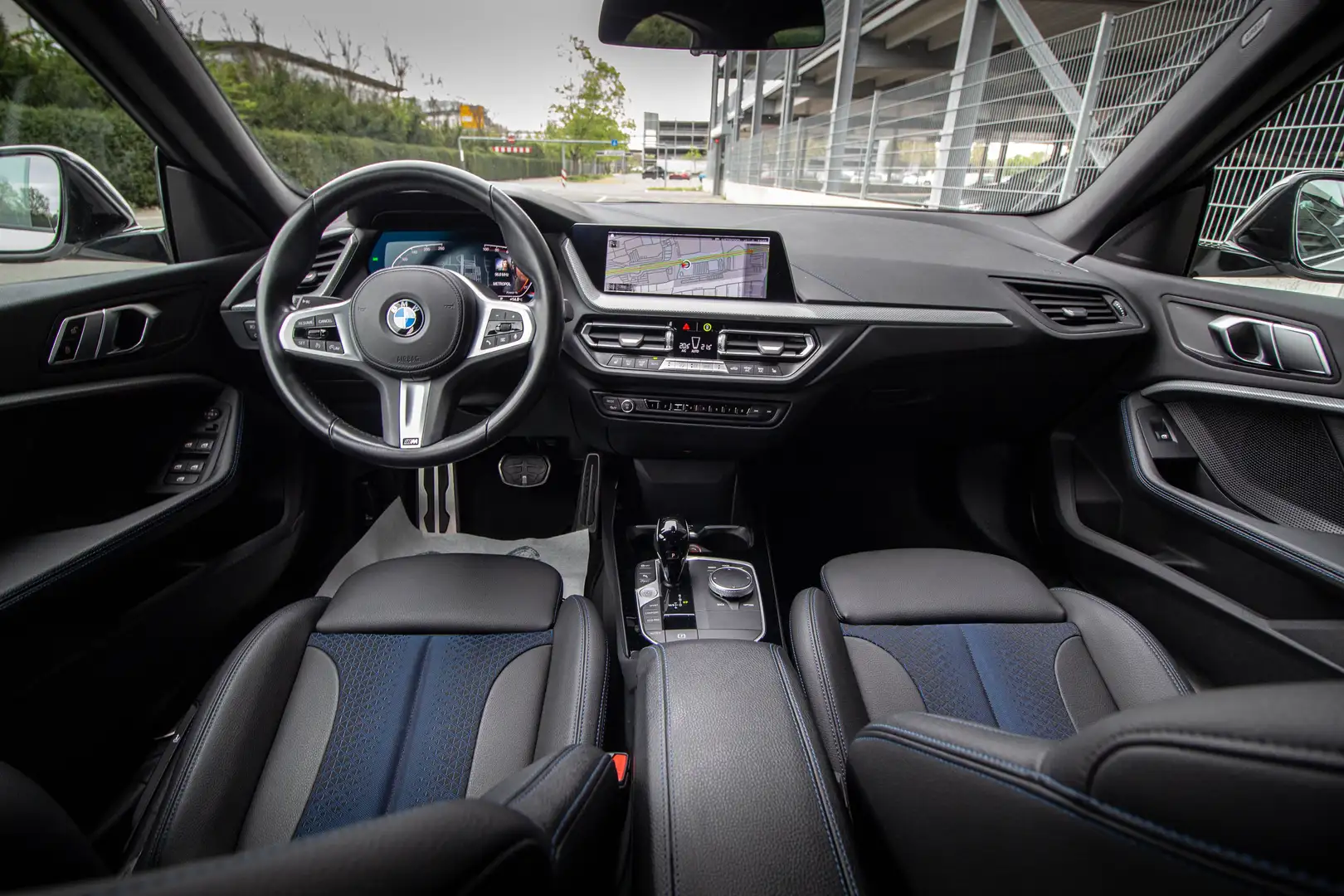 BMW 218 Gran Coupe Aut. M Sport*Kamera*LED*Sportsitze Weiß - 2