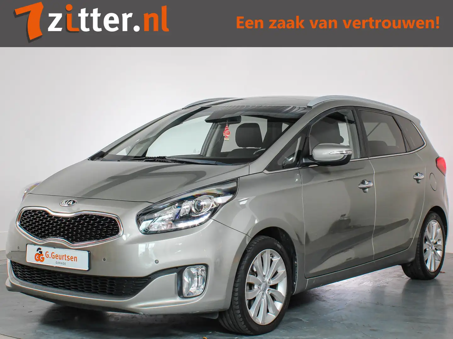 Kia Carens 1.6 GDi DynamicLine, 7-Persoons, Trekhaak, Navigat Grijs - 1