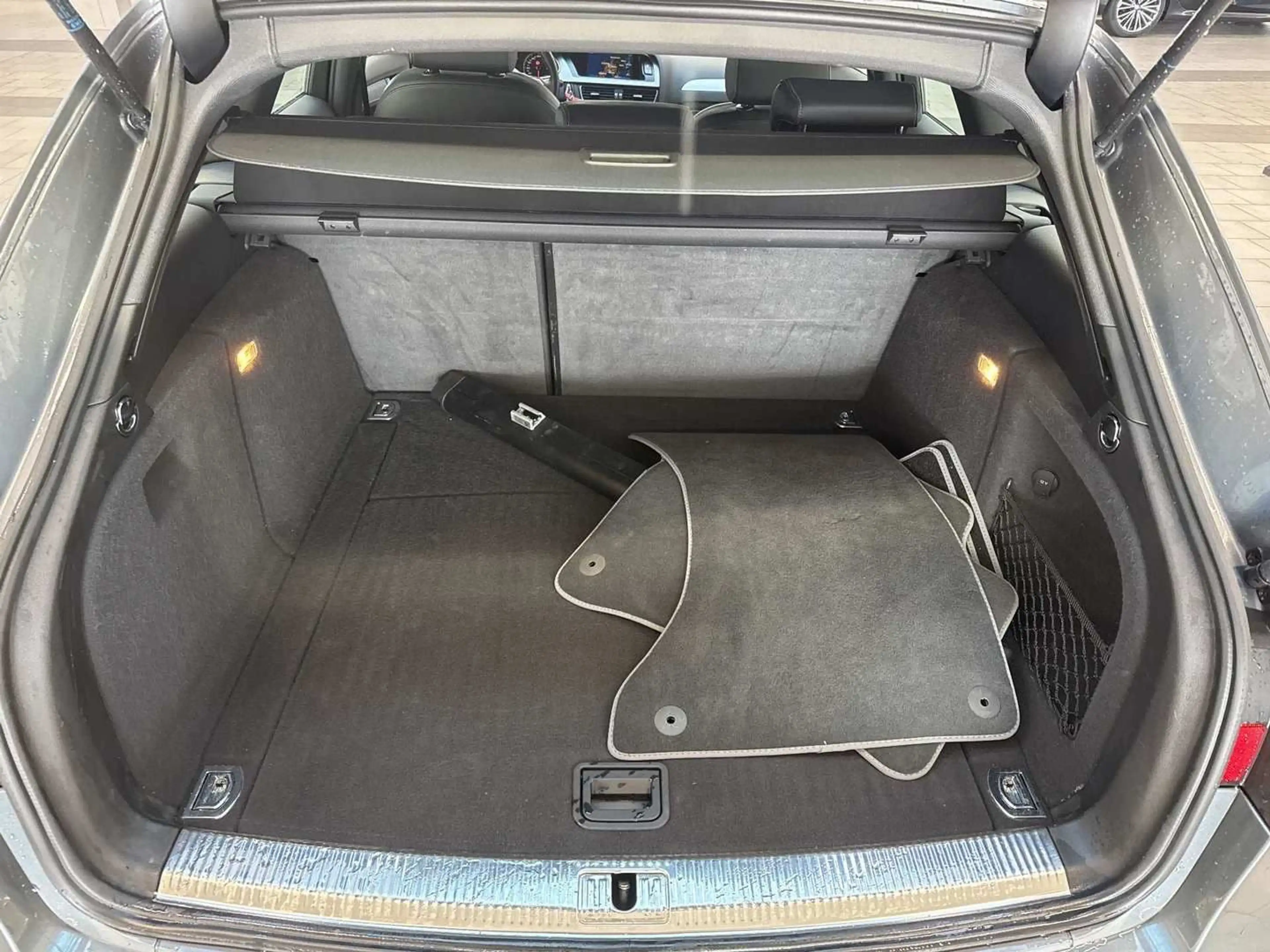 Audi A4 Avant 2.0 TDI S line Sportpaket/plus quattro — photo 9