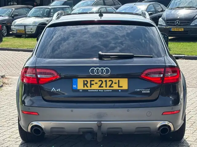 Audi A4 view 7