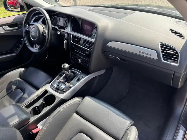 Audi A4 view 10