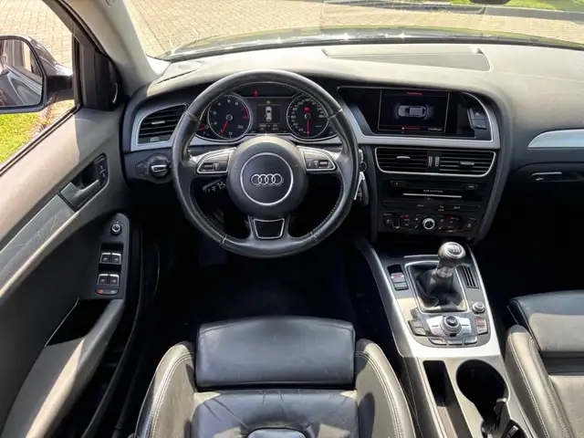 Audi A4 view 9