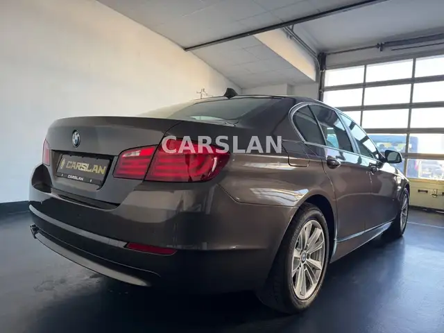 BMW 5 Series view 15