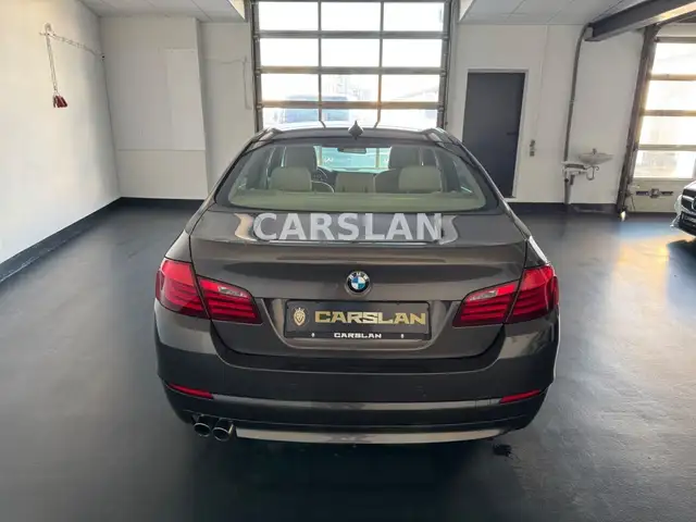BMW 5 Series view 11
