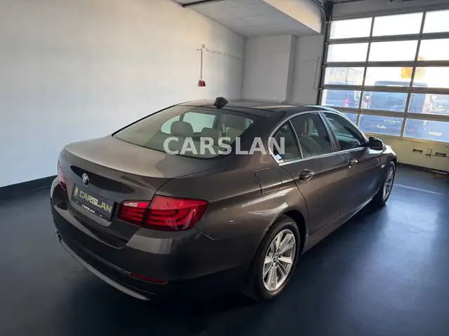 BMW 5 Series view 12
