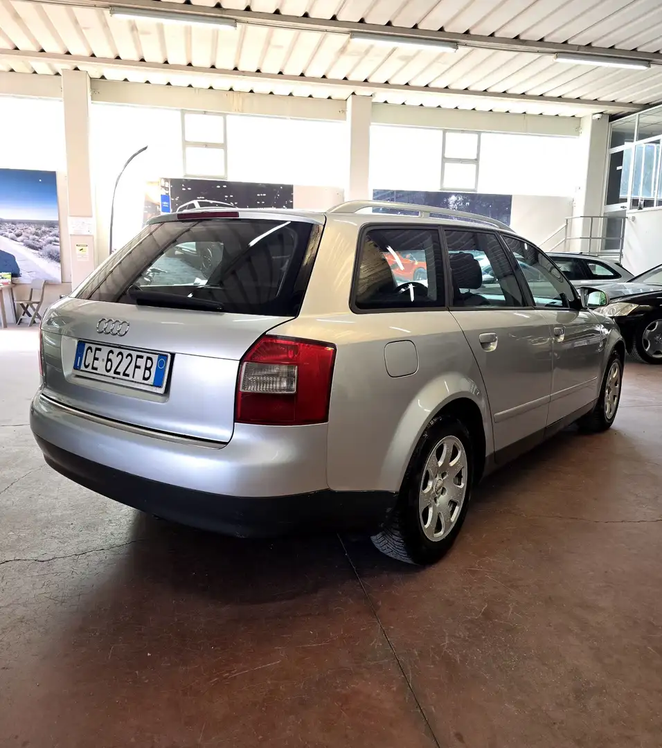 Audi A4 Avant 1.9 tdi 130cv Zilver - 2