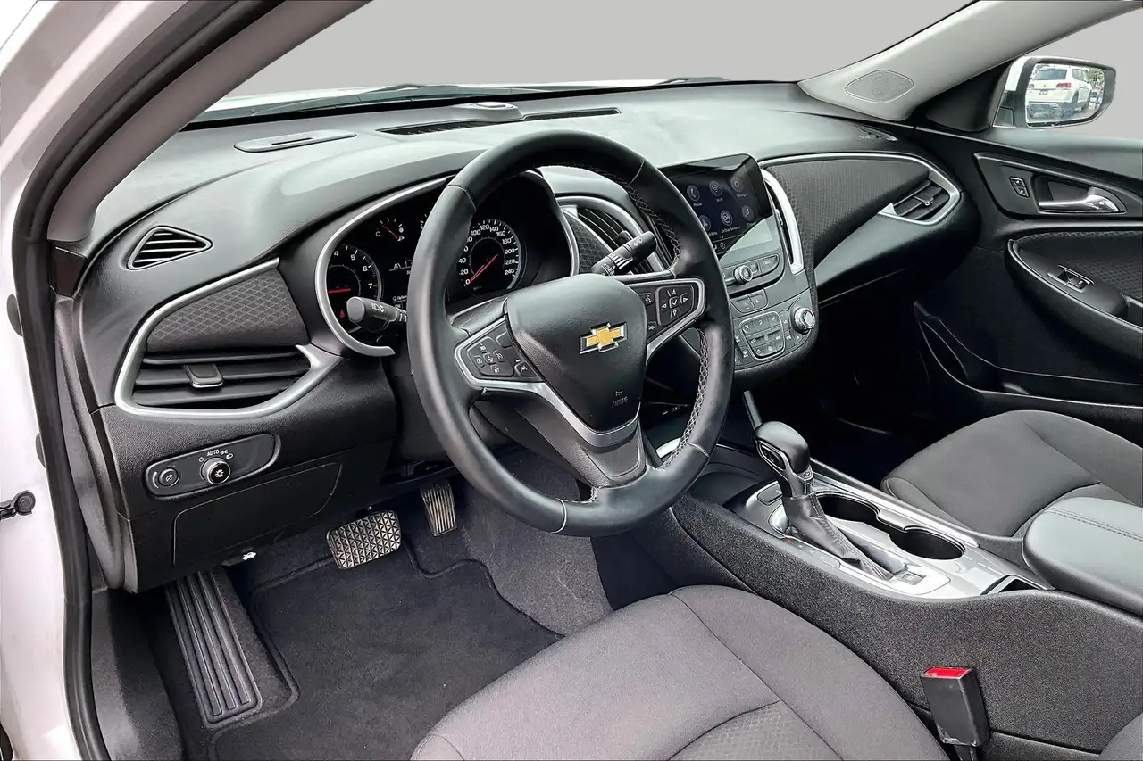 Chevrolet Malibu снимка Chevrolet Malibu