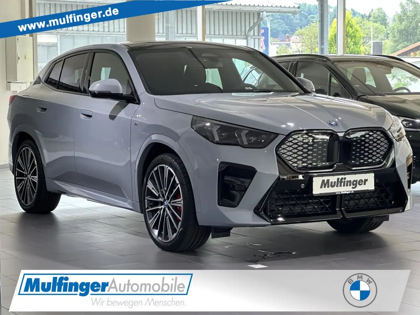 BMW iX2 xDrive30 M Sport Pro HUD Har/Kar AHK 20" Navi Gris - 1