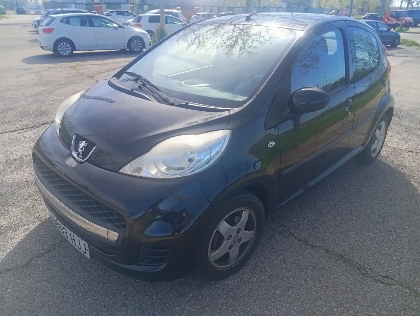 Peugeot 107 1.0i Trendy Negro - 1