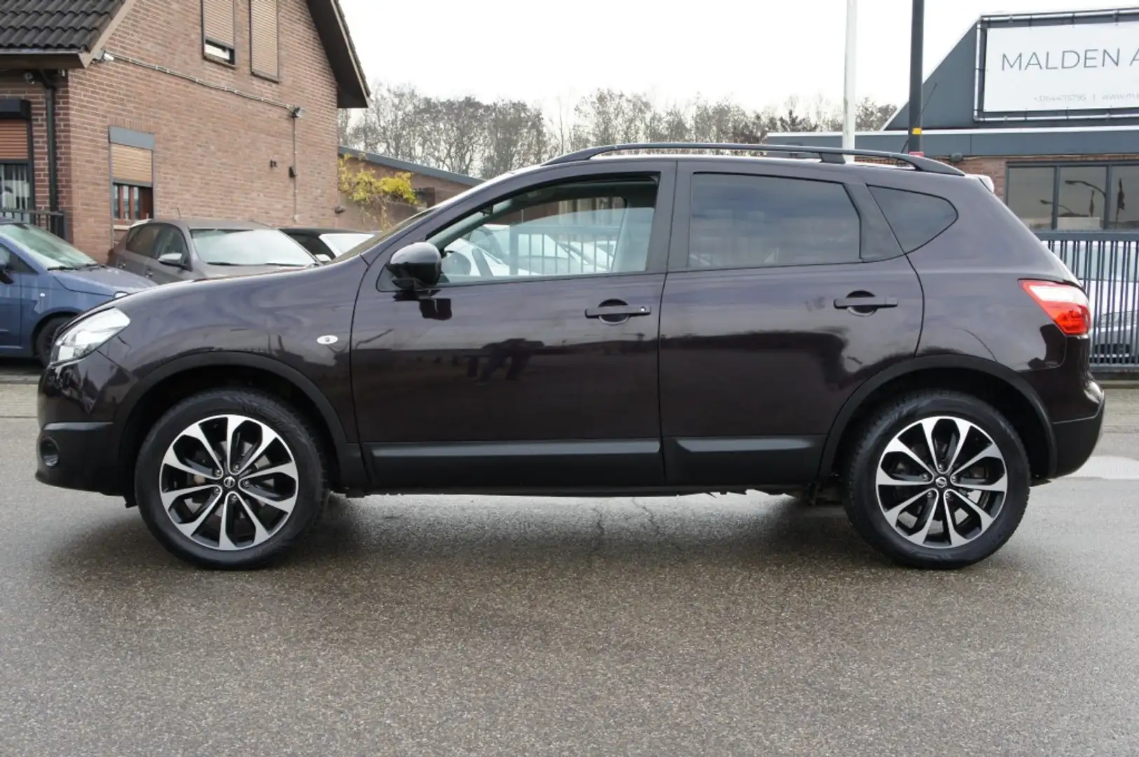 Nissan Qashqai 1.6 360 PANO/NAVI/H.LEDER/CRUISE/CAMERA PERFECTE S Violett - 2